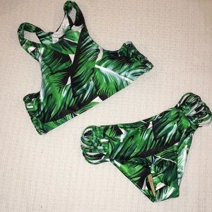 ✨Trendy Palm Leaf Swimsuit- S-NWT✨